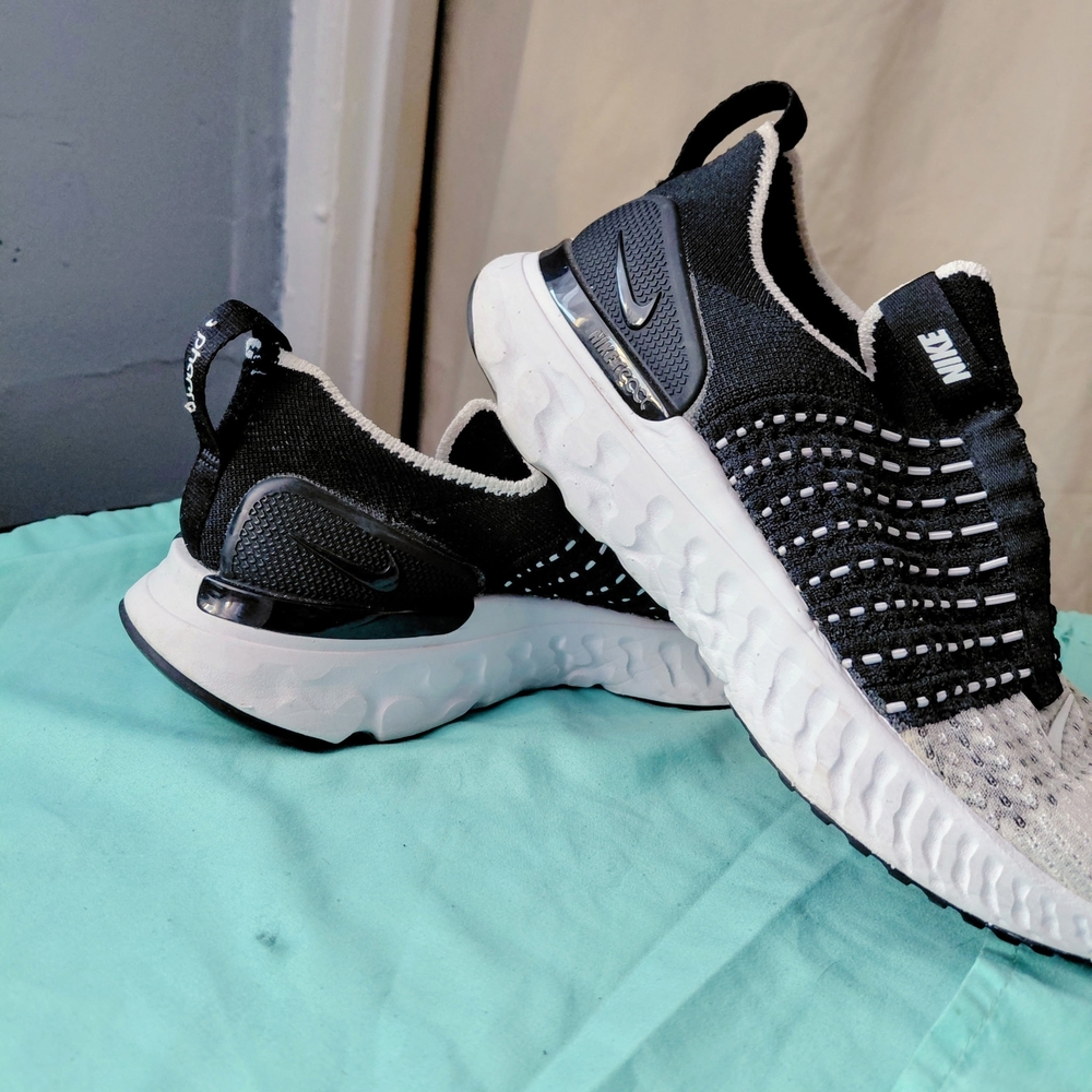 Nike Black and White Sneakers